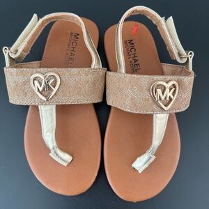 Toddler Girl Tan/Brown Michael Kors Sandals, size 9
*NEVER WORN*